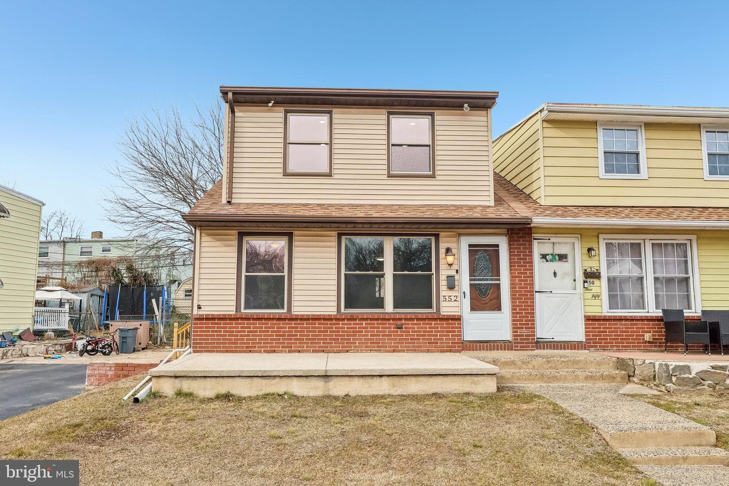 552 E Winona Avenue photo 28