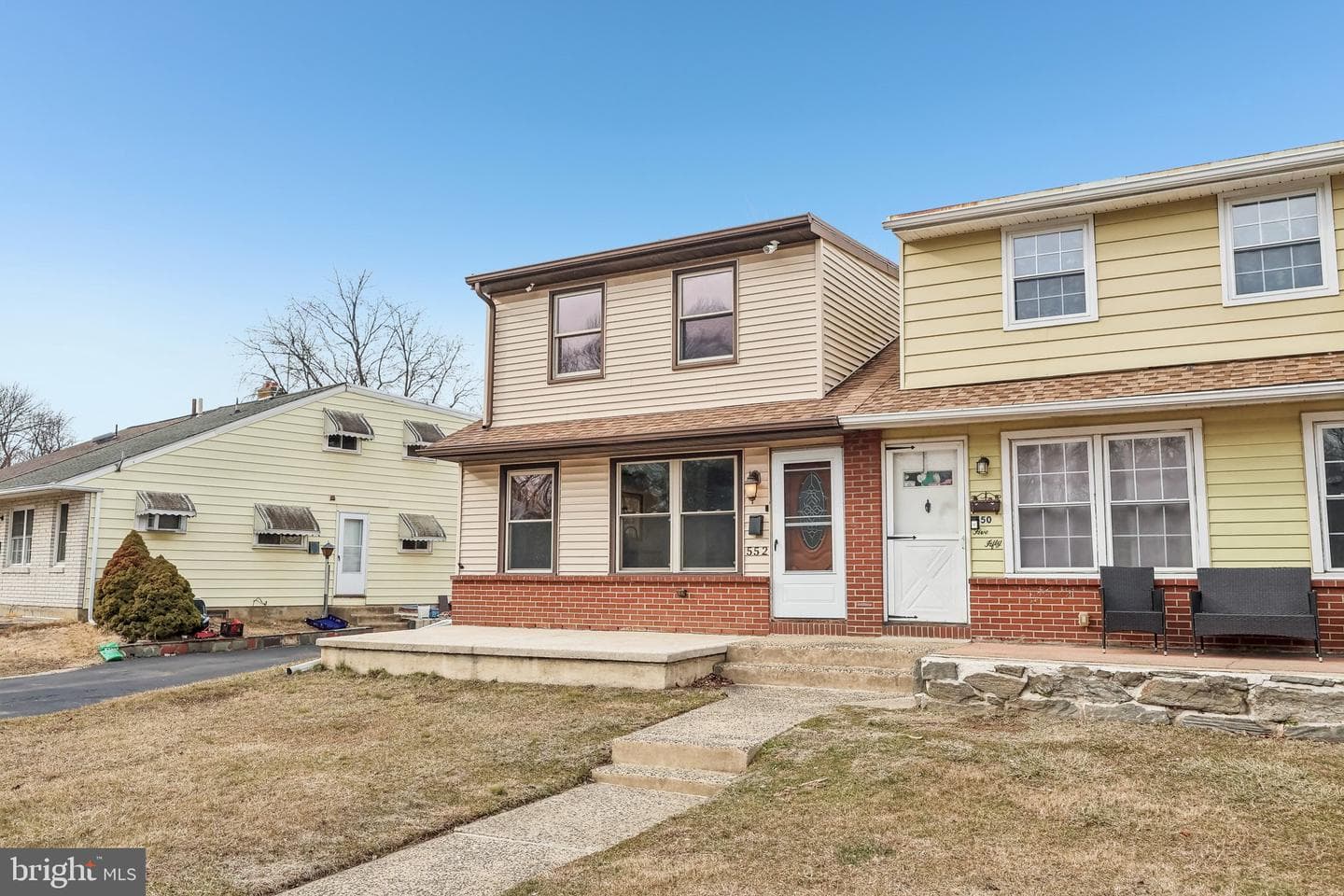552 E Winona Avenue photo 30