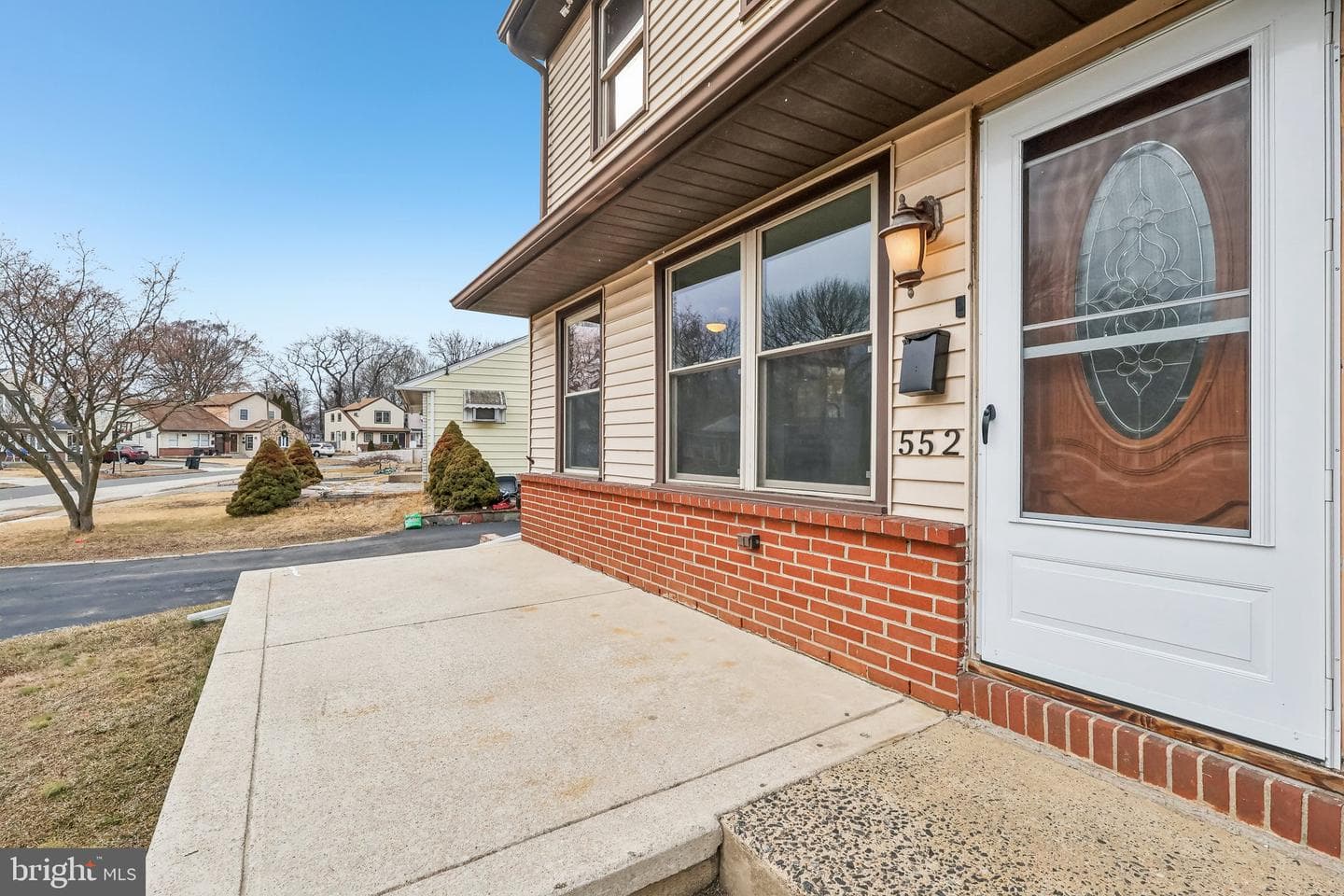 552 E Winona Avenue photo 31