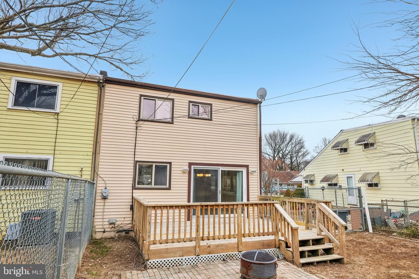 552 E Winona Avenue photo 32