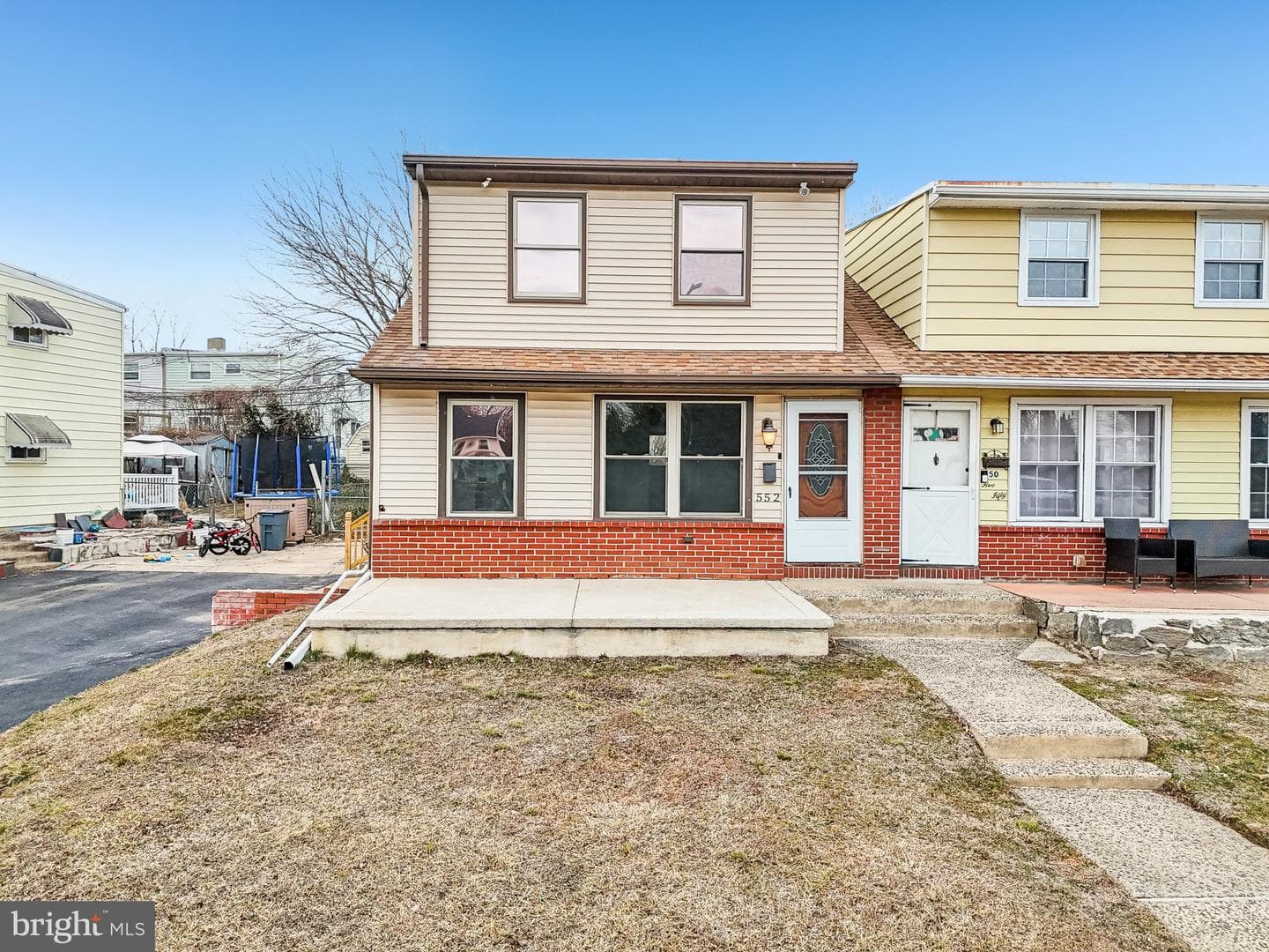 552 E Winona Avenue photo 35