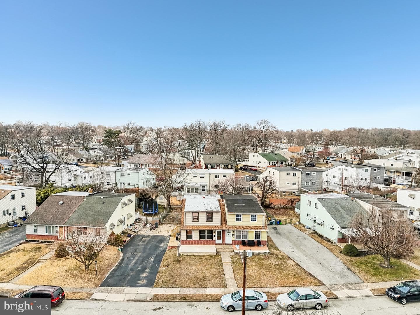552 E Winona Avenue photo 36