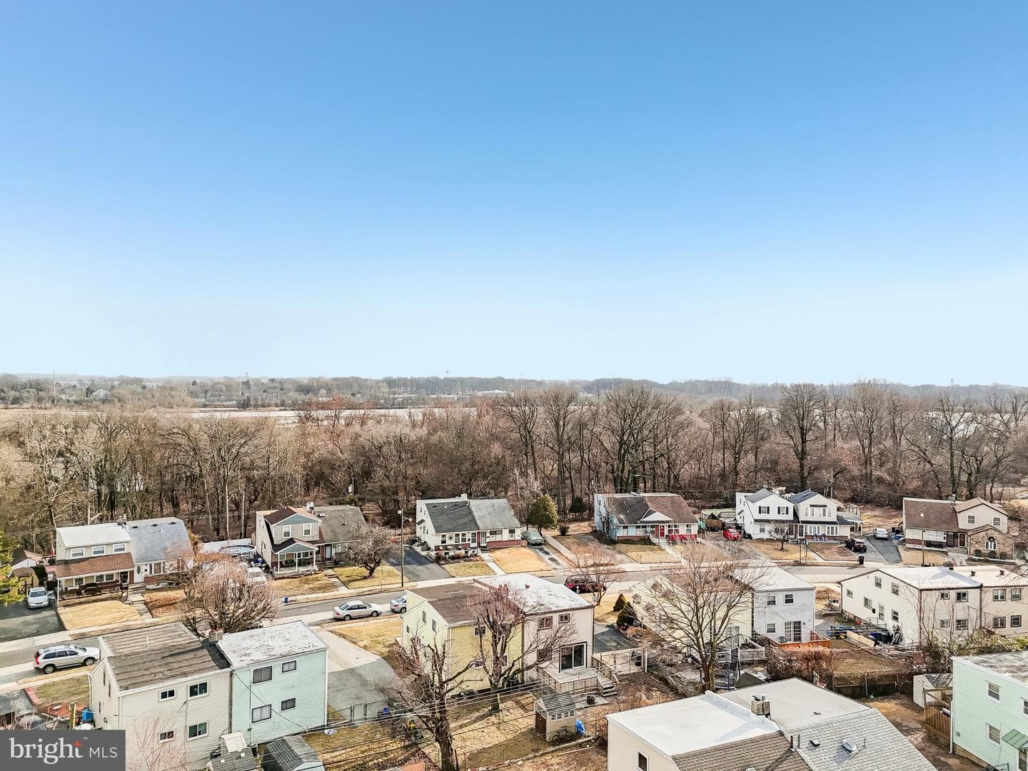 552 E Winona Avenue photo 38
