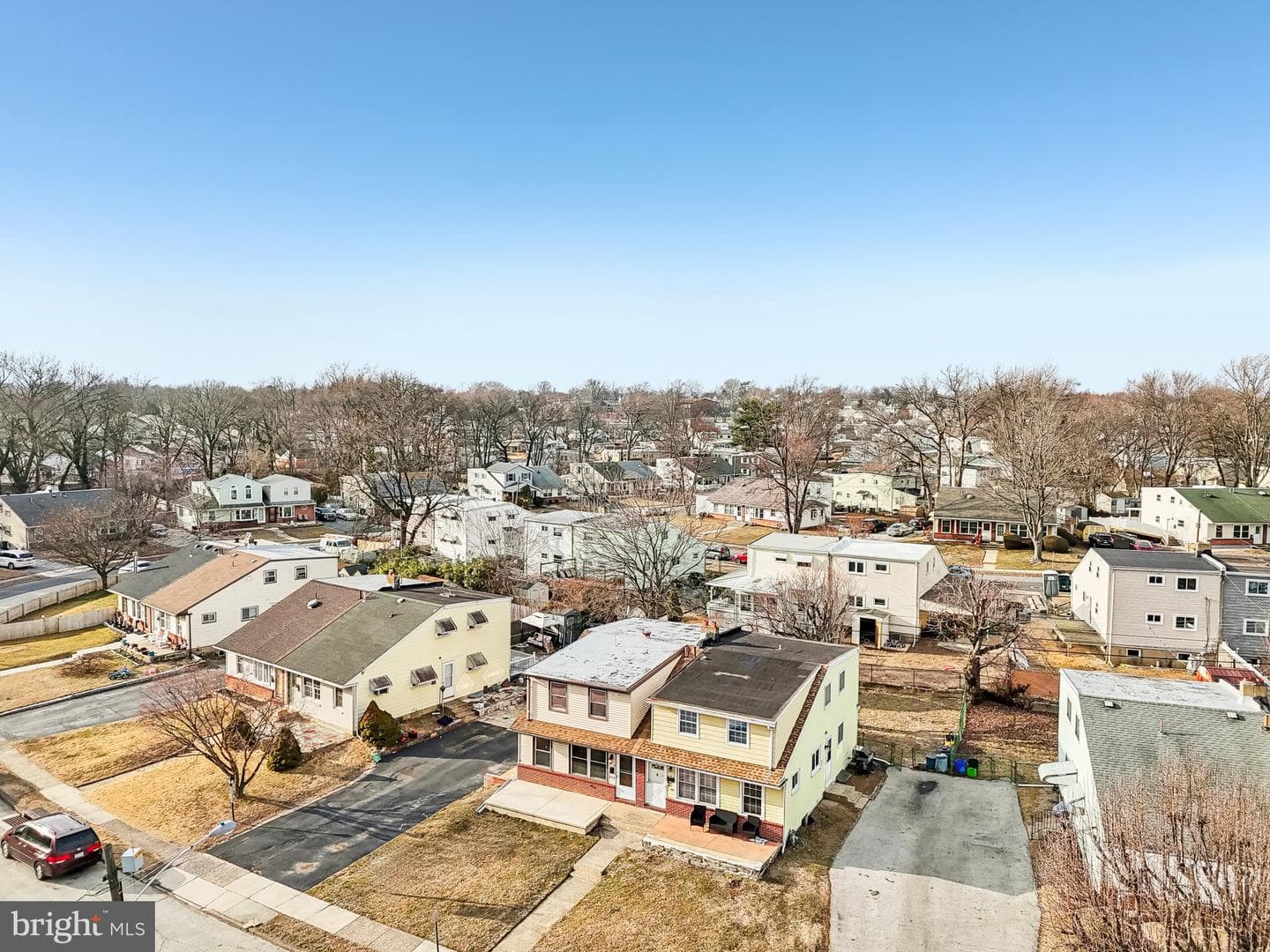 552 E Winona Avenue photo 43