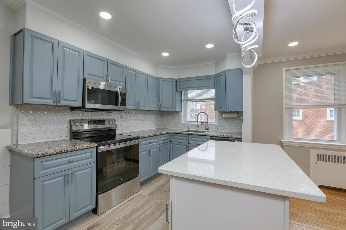 163 E Plumstead Avenue photo 10