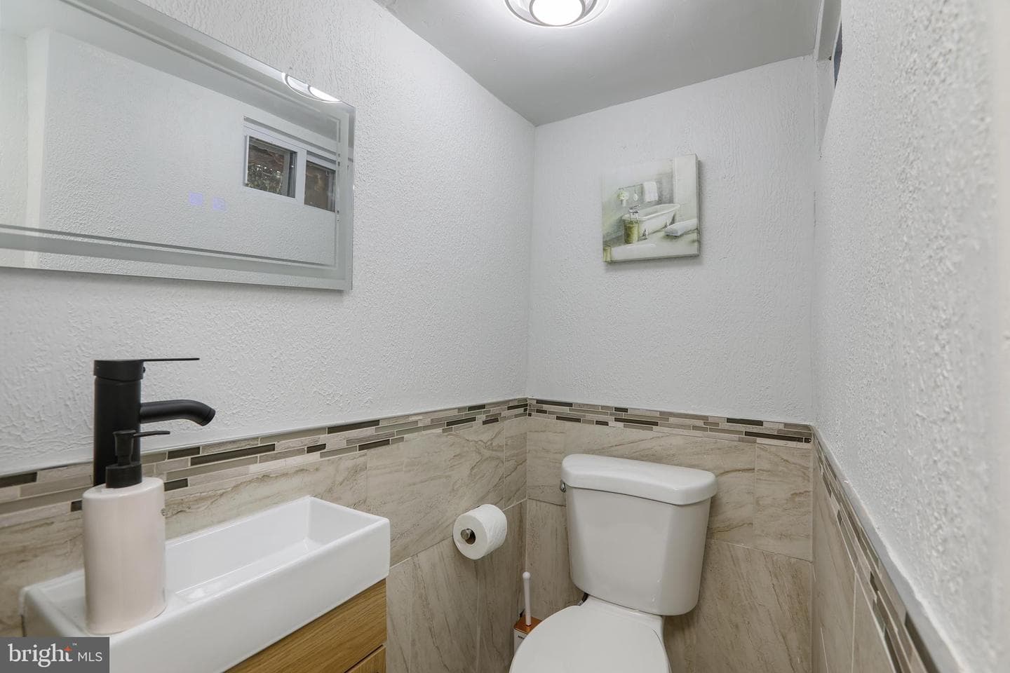 163 E Plumstead Avenue photo 14
