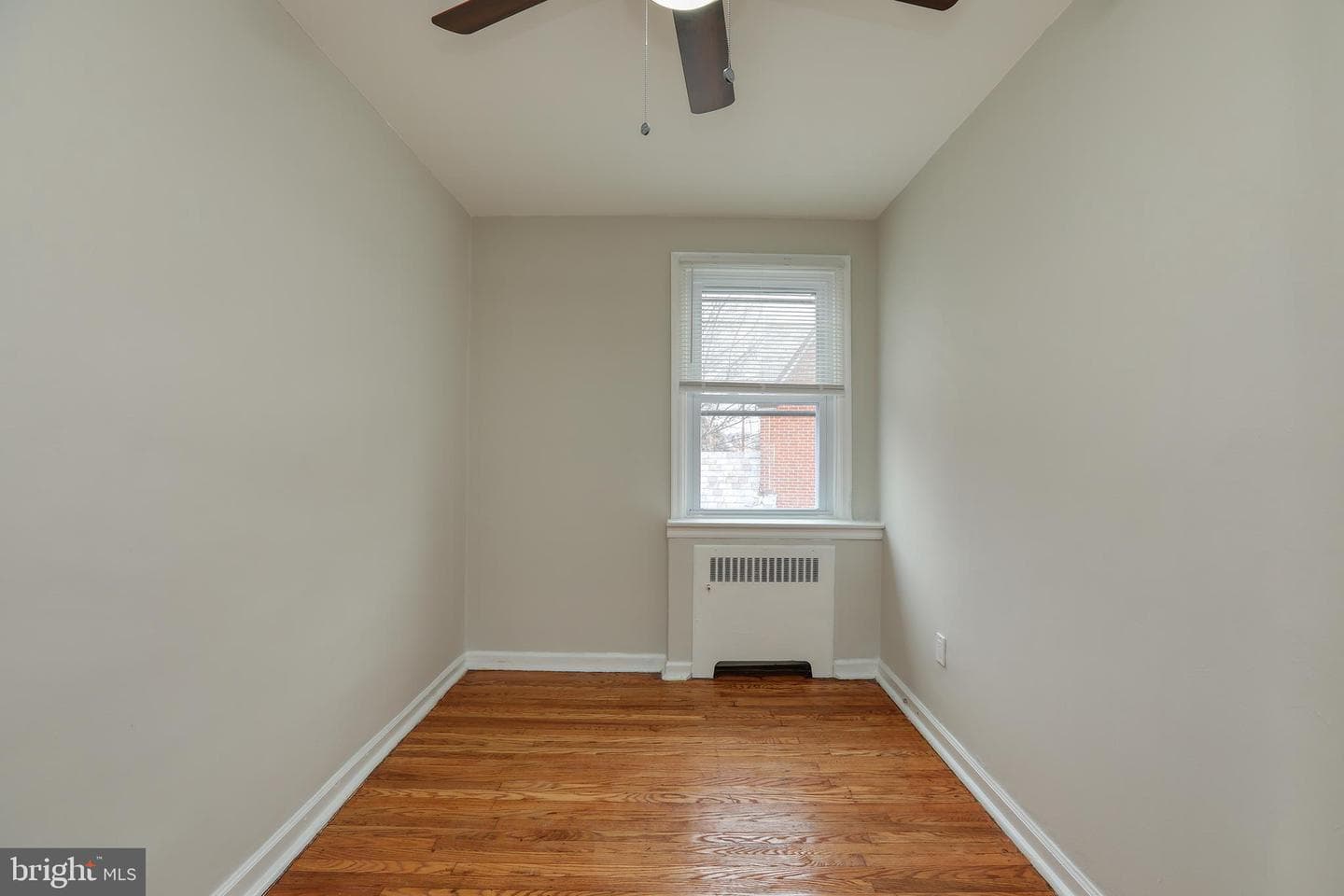 163 E Plumstead Avenue photo 26