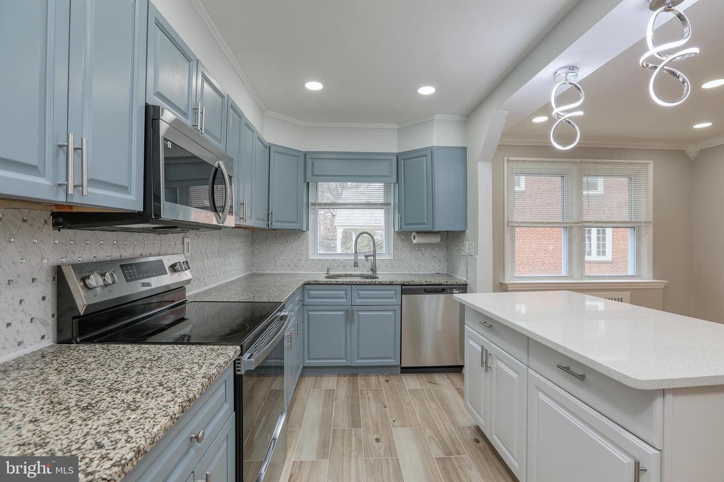 163 E Plumstead Avenue photo 4