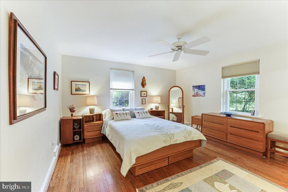 746 Sproul Road photo 10