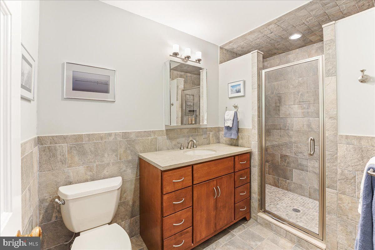 746 Sproul Road photo 11