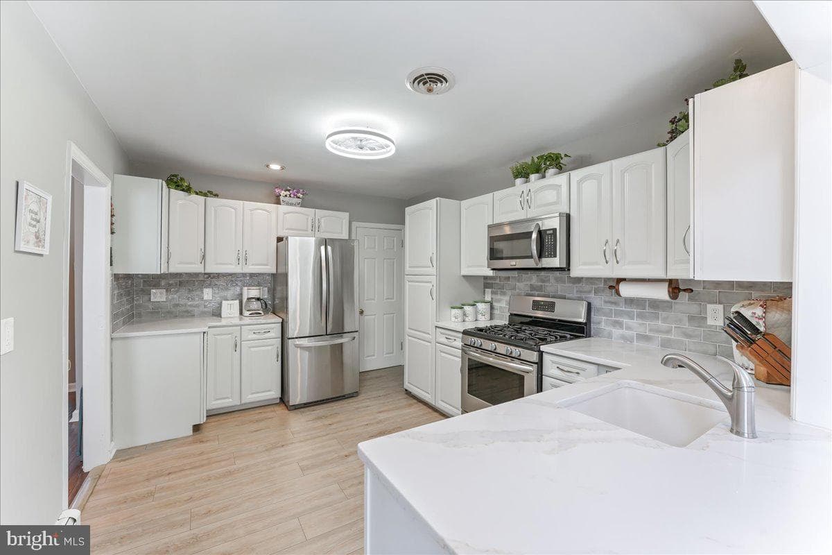 2170 Thomas Avenue photo 14