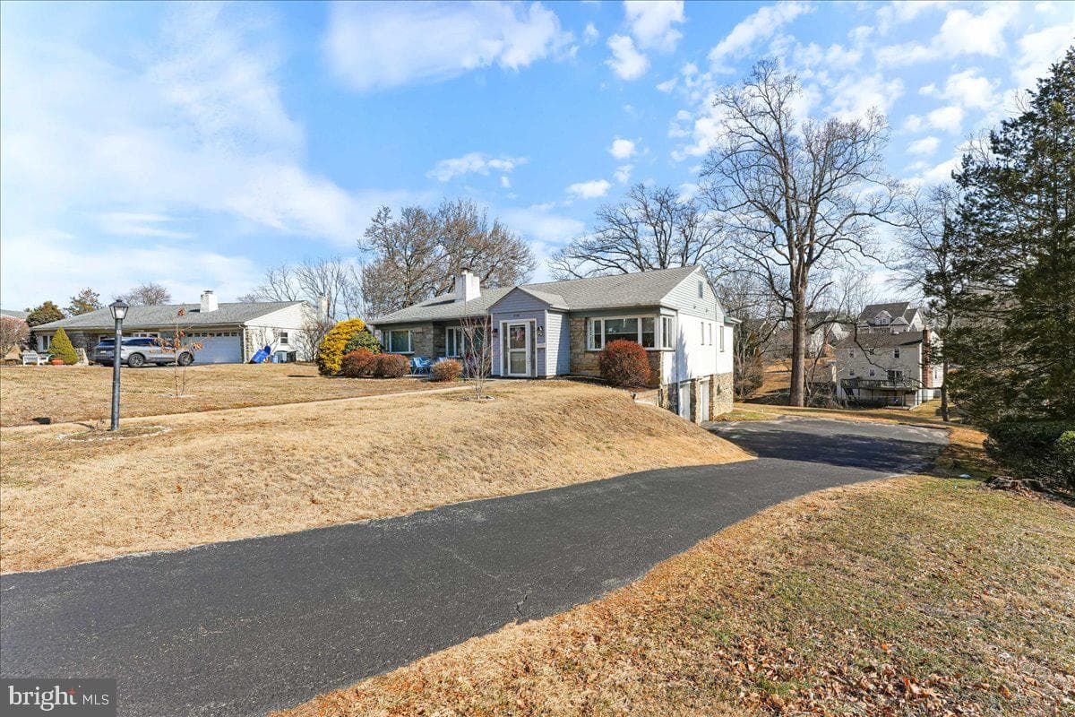 2170 Thomas Avenue photo 2