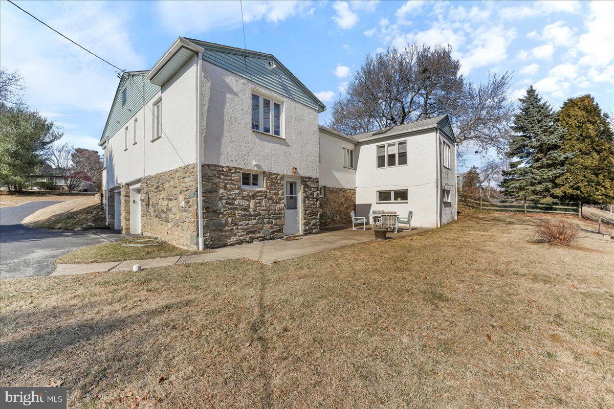 2170 Thomas Avenue photo 35