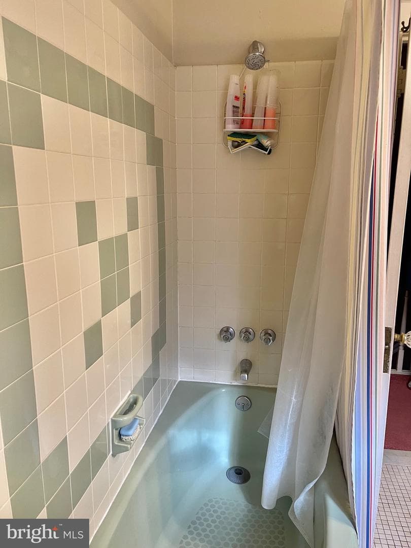 904 Whitby Avenue photo 34