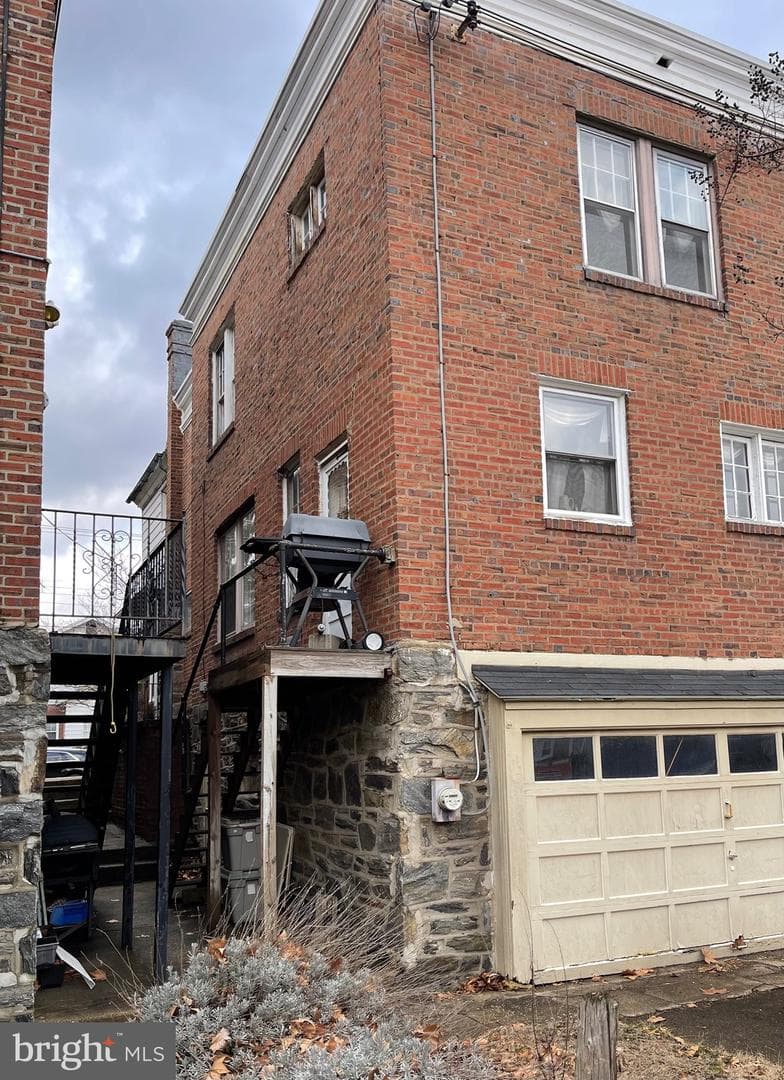 904 Whitby Avenue photo 40