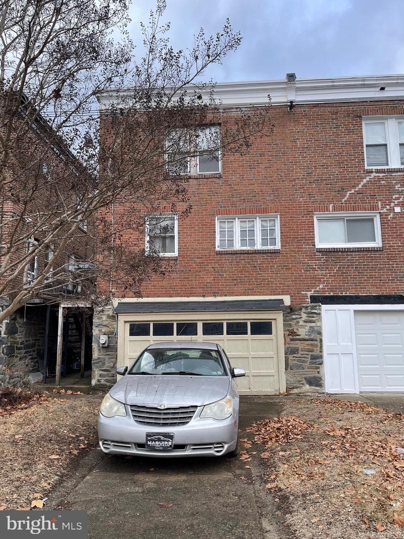 904 Whitby Avenue photo 42