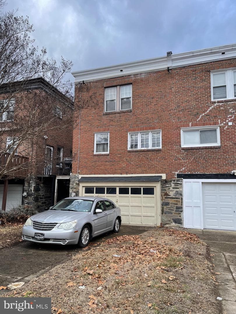 904 Whitby Avenue photo 43
