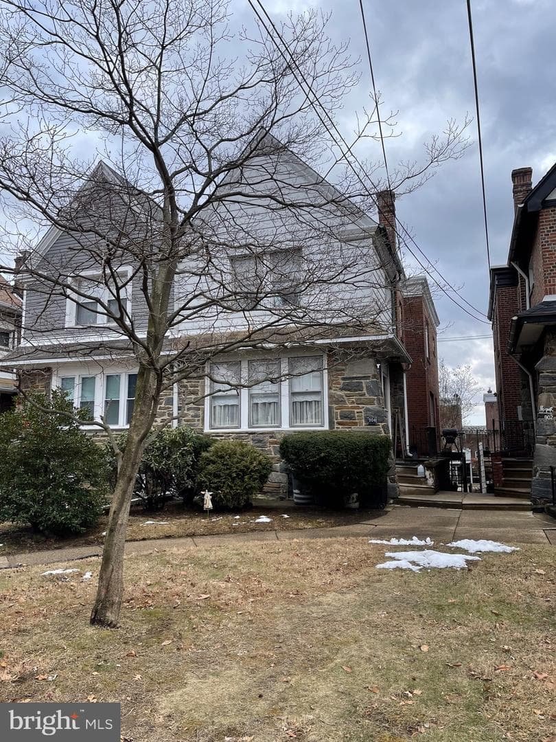 904 Whitby Avenue photo 8