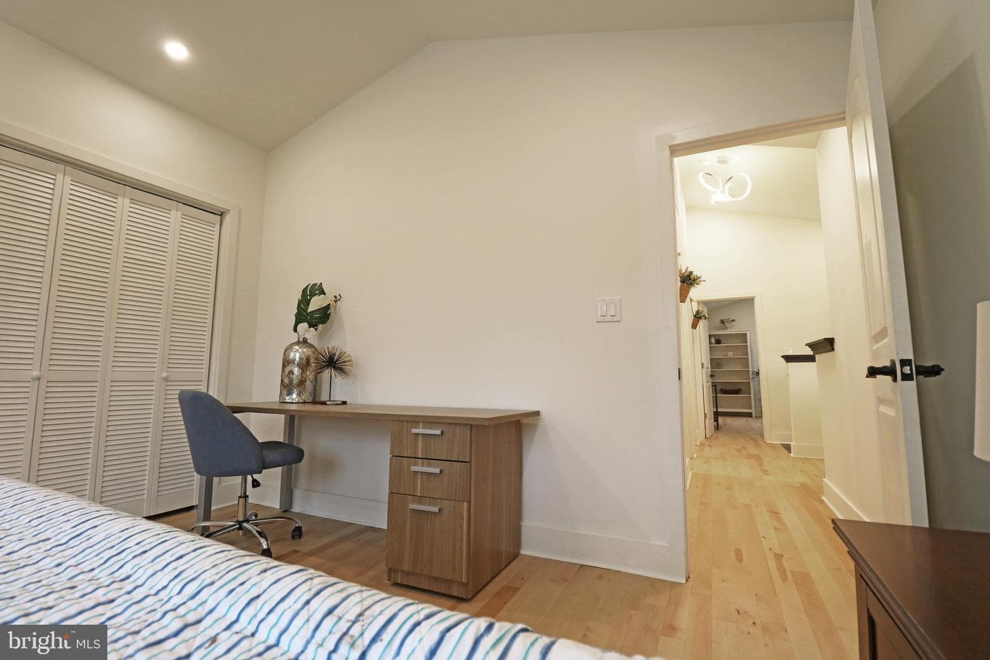 2366 Thomas Avenue photo 11