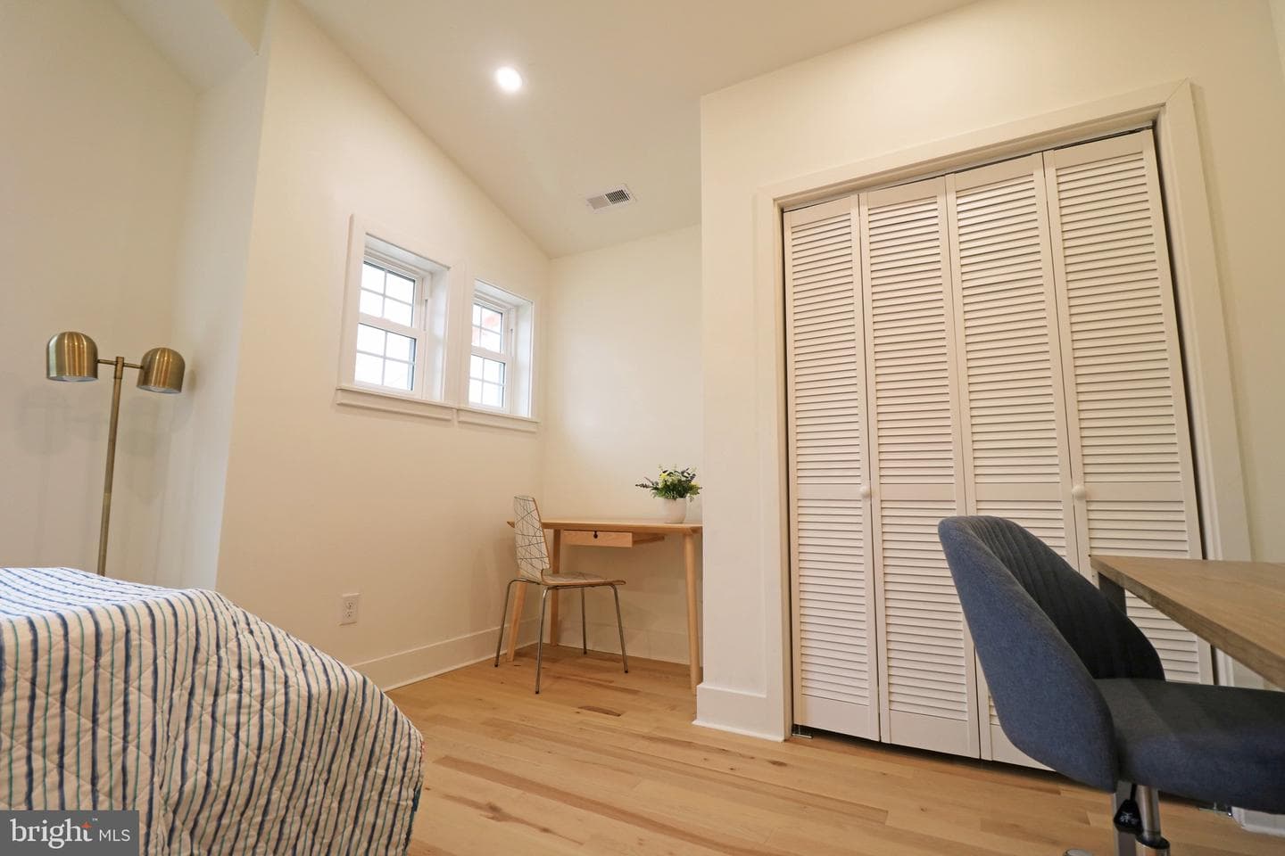 2366 Thomas Avenue photo 12