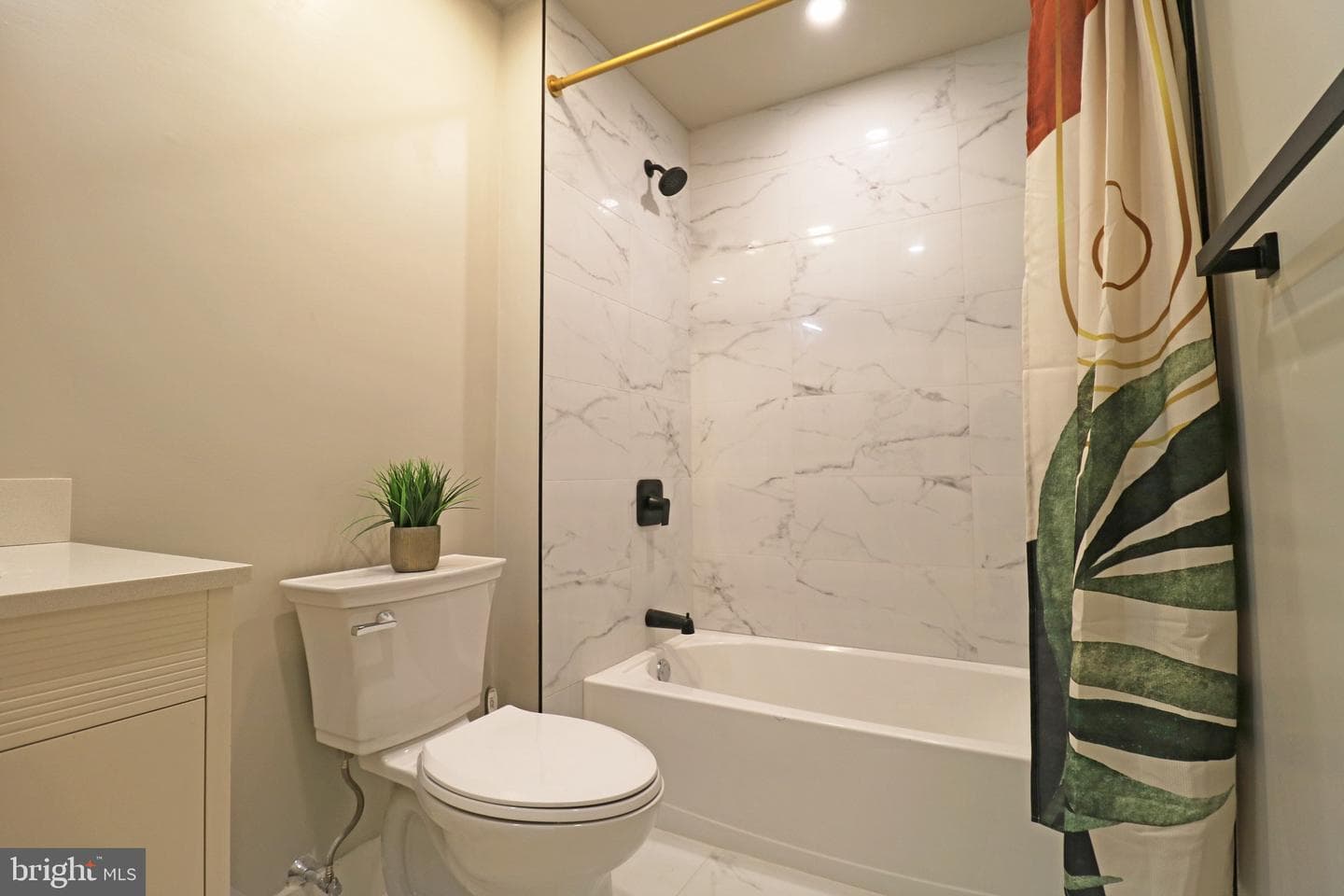 2366 Thomas Avenue photo 17