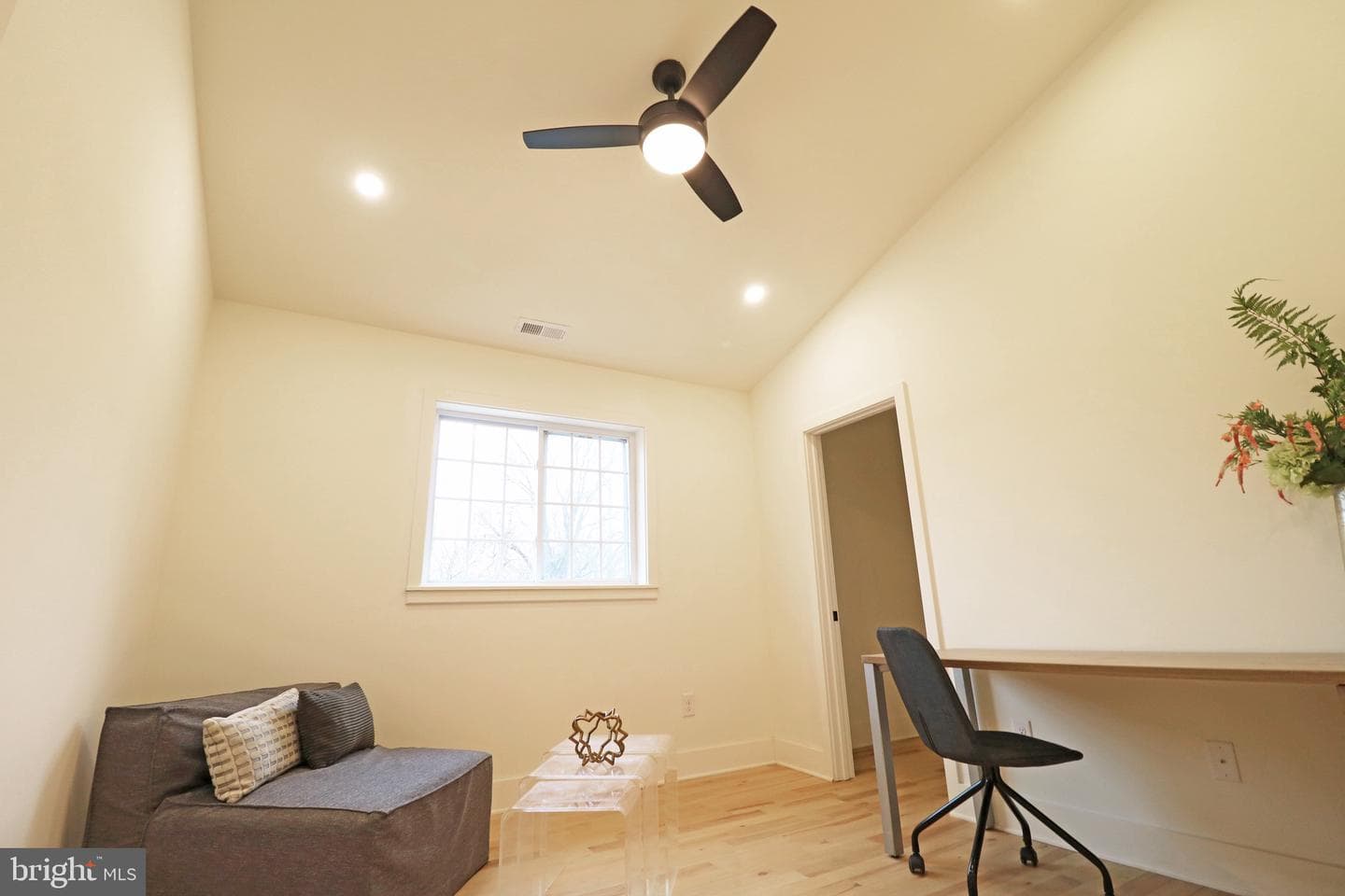 2366 Thomas Avenue photo 21
