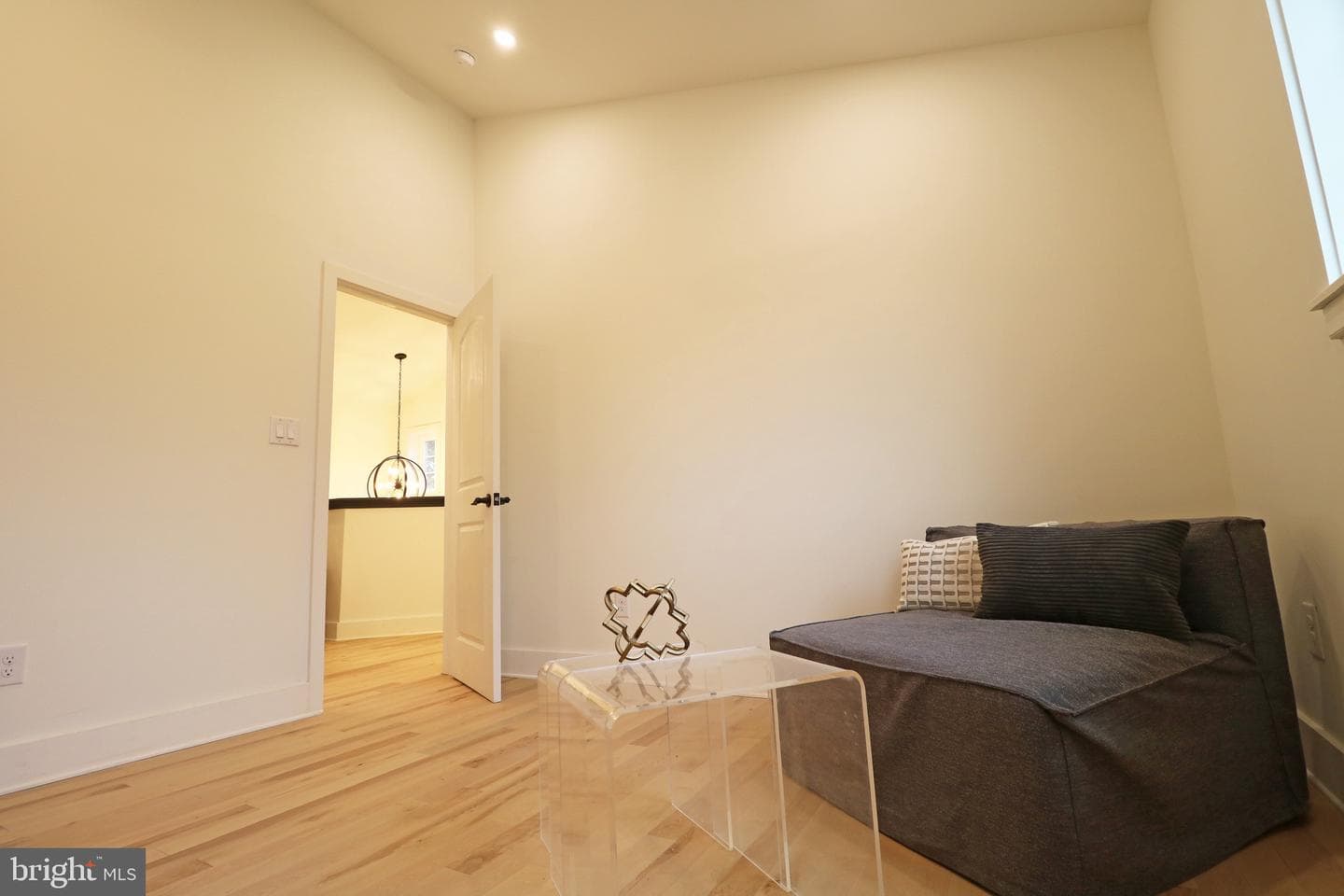 2366 Thomas Avenue photo 22