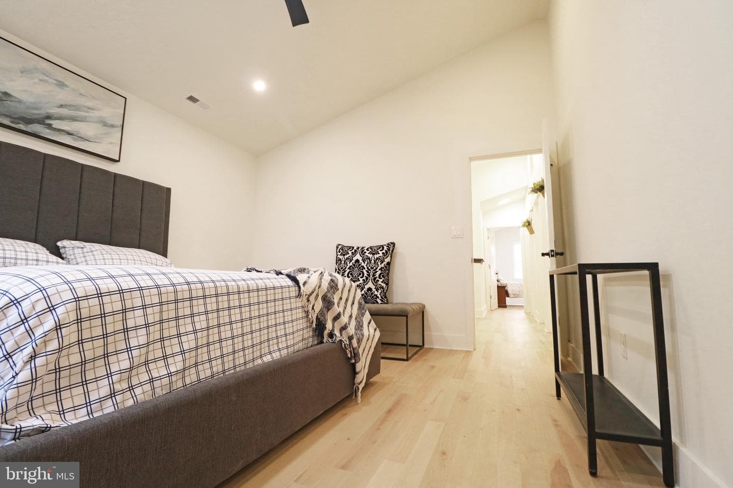 2366 Thomas Avenue photo 29