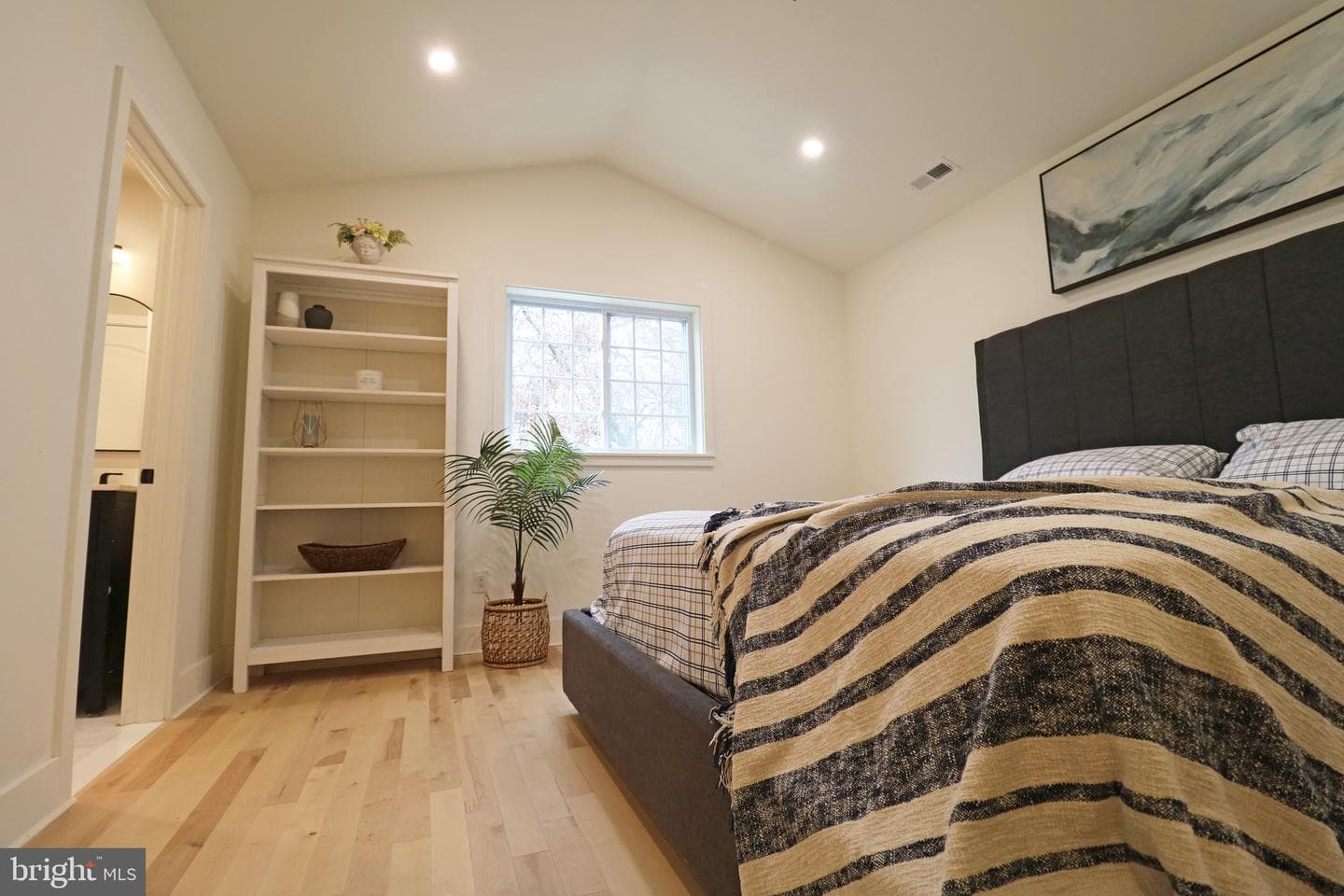2366 Thomas Avenue photo 30