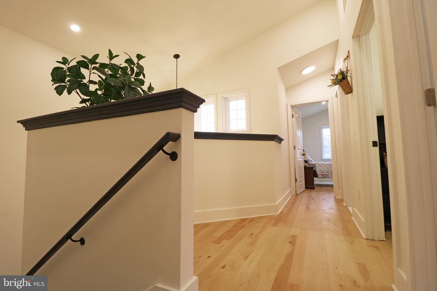 2366 Thomas Avenue photo 36