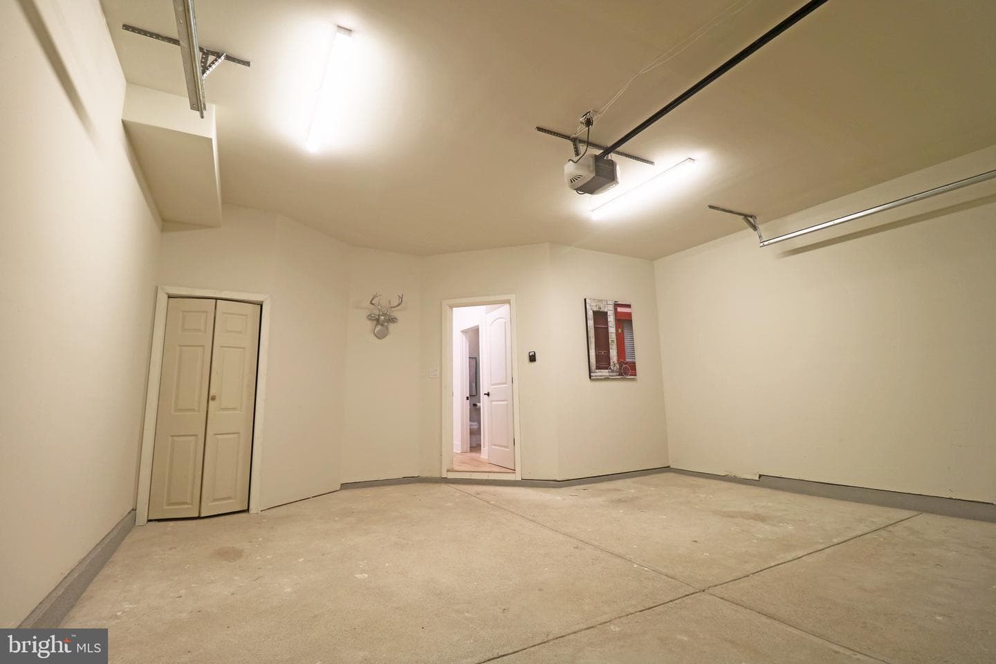 2366 Thomas Avenue photo 39