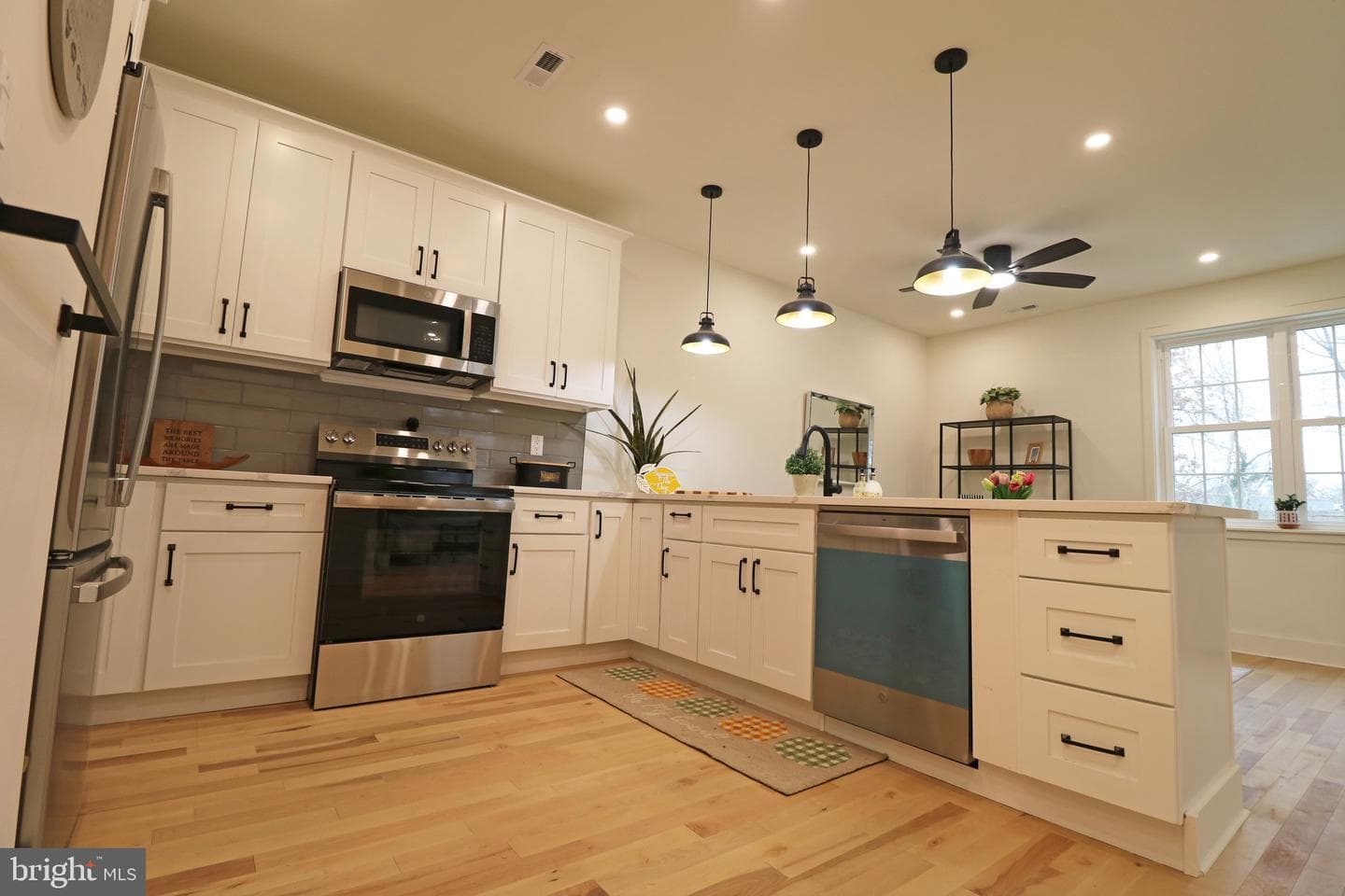 2366 Thomas Avenue photo 42