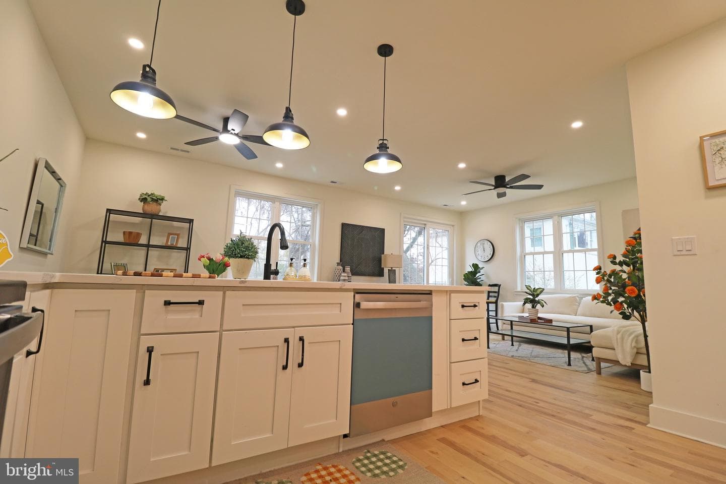 2366 Thomas Avenue photo 45