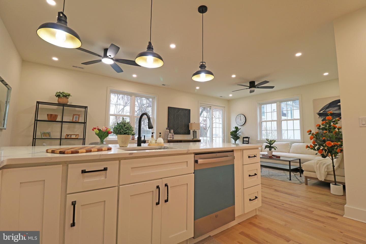 2366 Thomas Avenue photo 52