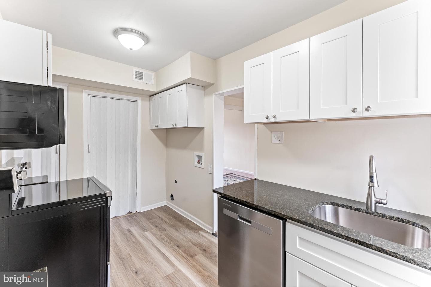 1130 Sterling Avenue photo 4