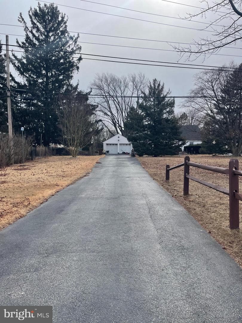 129 Eagle Road photo 2