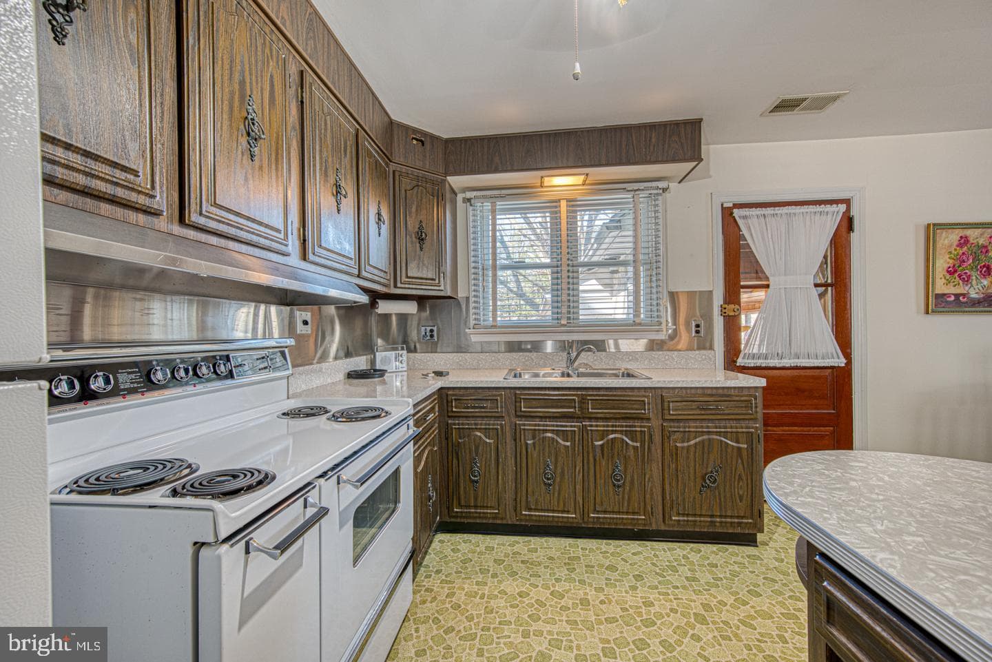 14 Oriole Avenue photo 7