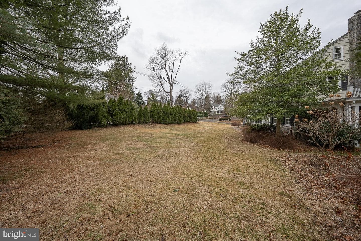 547 Saint Davids Avenue photo 30