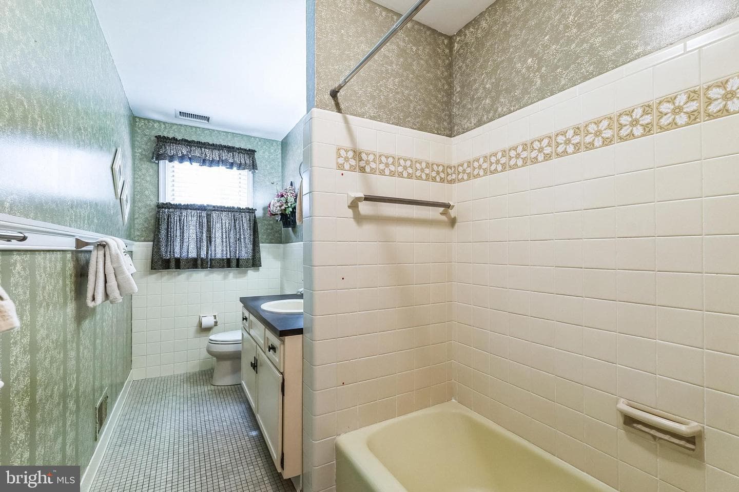 116 Locust Street photo 28