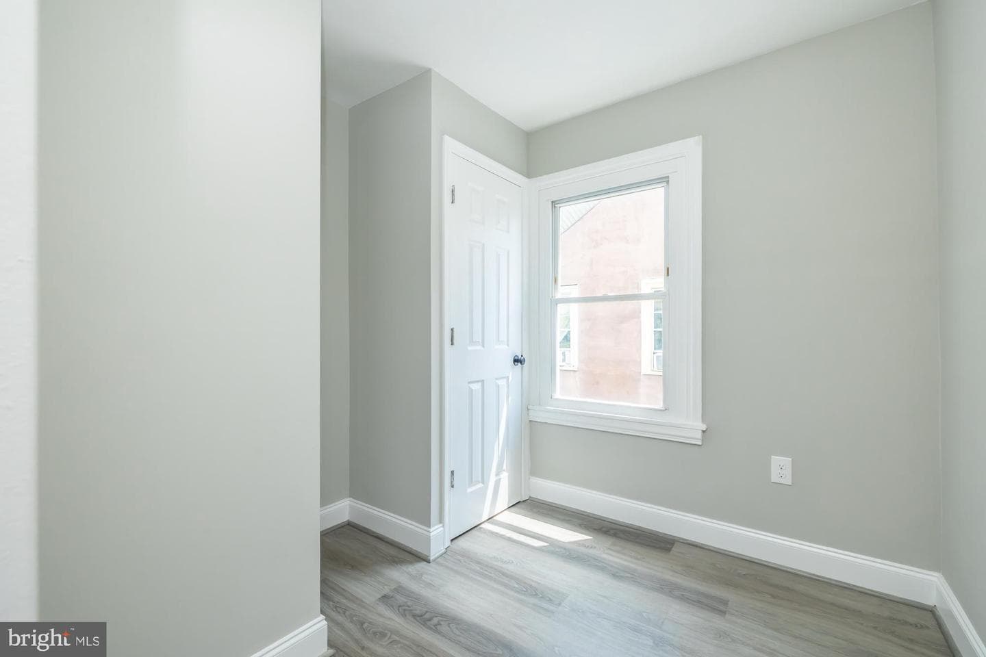 5 Oxford Avenue photo 34