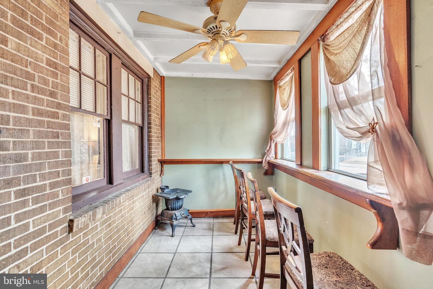 1101 Lawrence Avenue photo 4