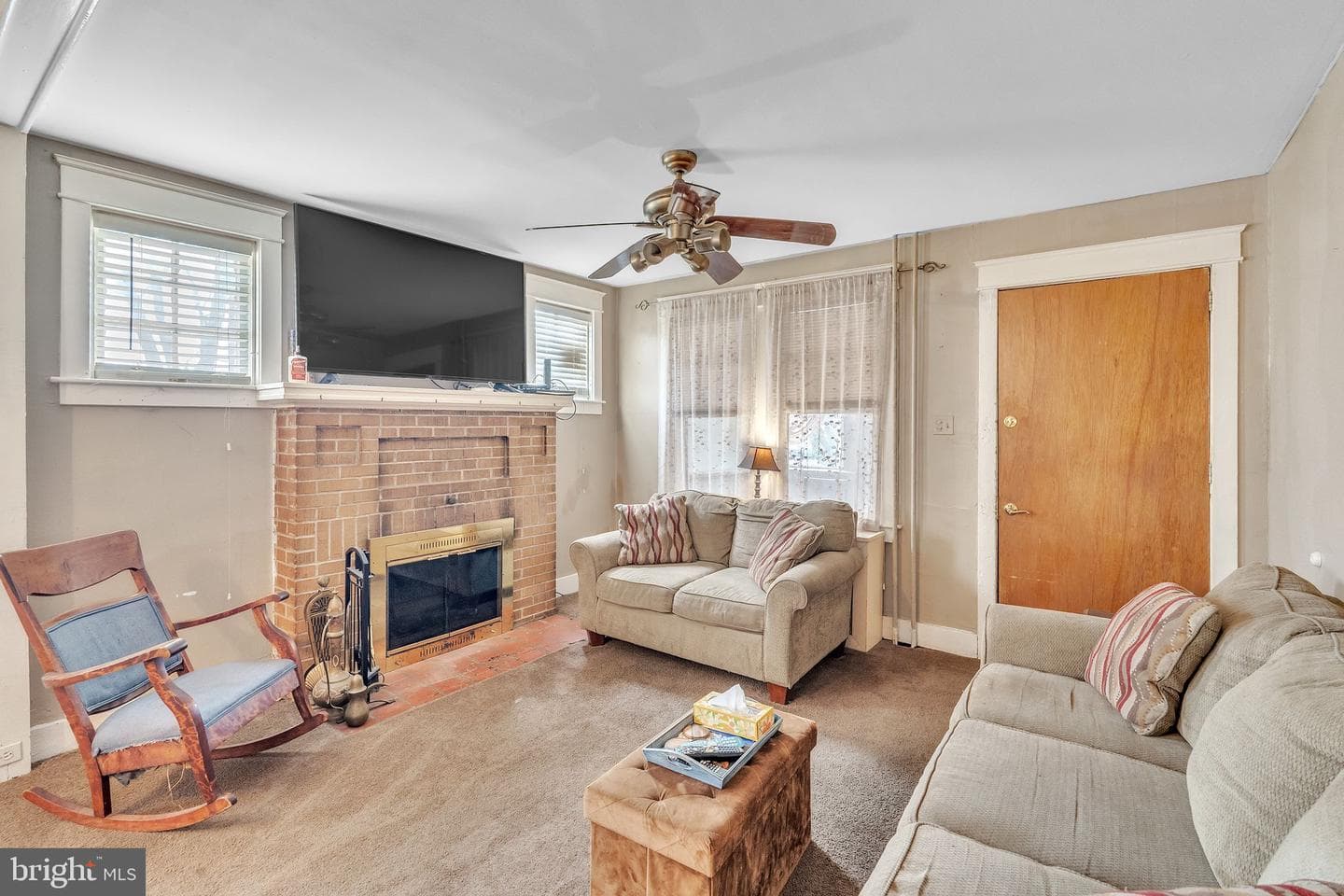 1101 Lawrence Avenue photo 5