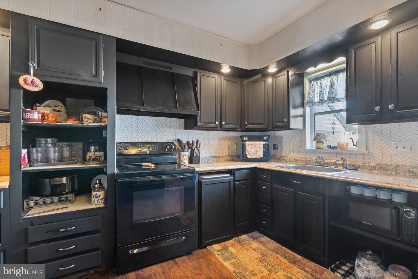 405 Essex Road photo 10