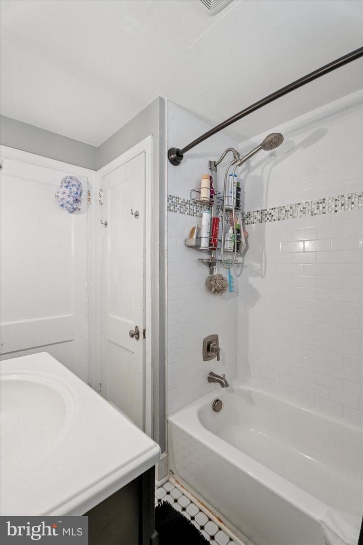 207 Fitzwilliams Road photo 20