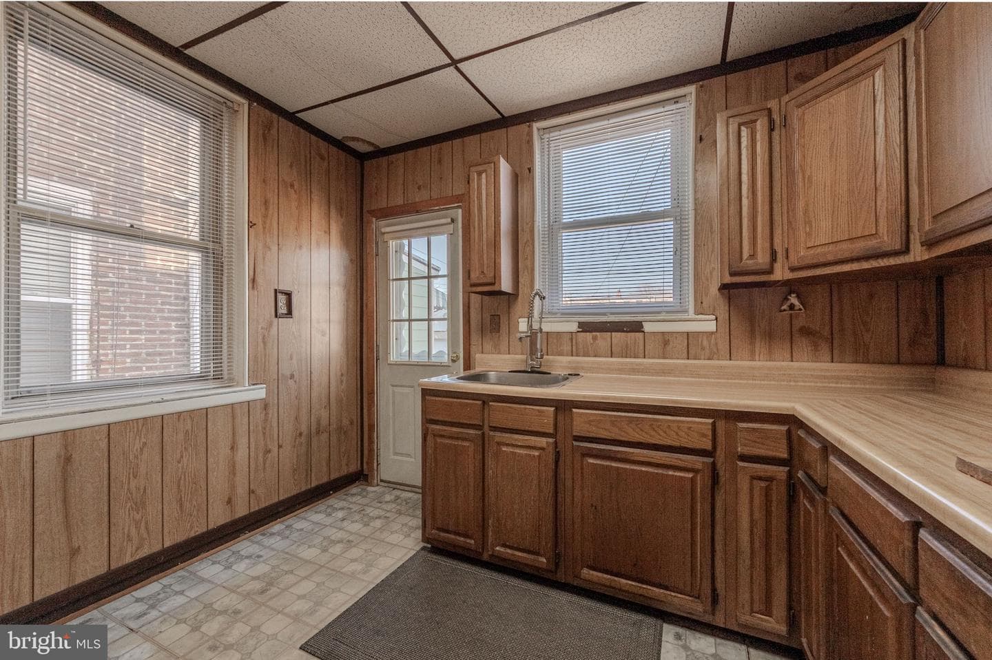 1120 W 8th Street photo 8