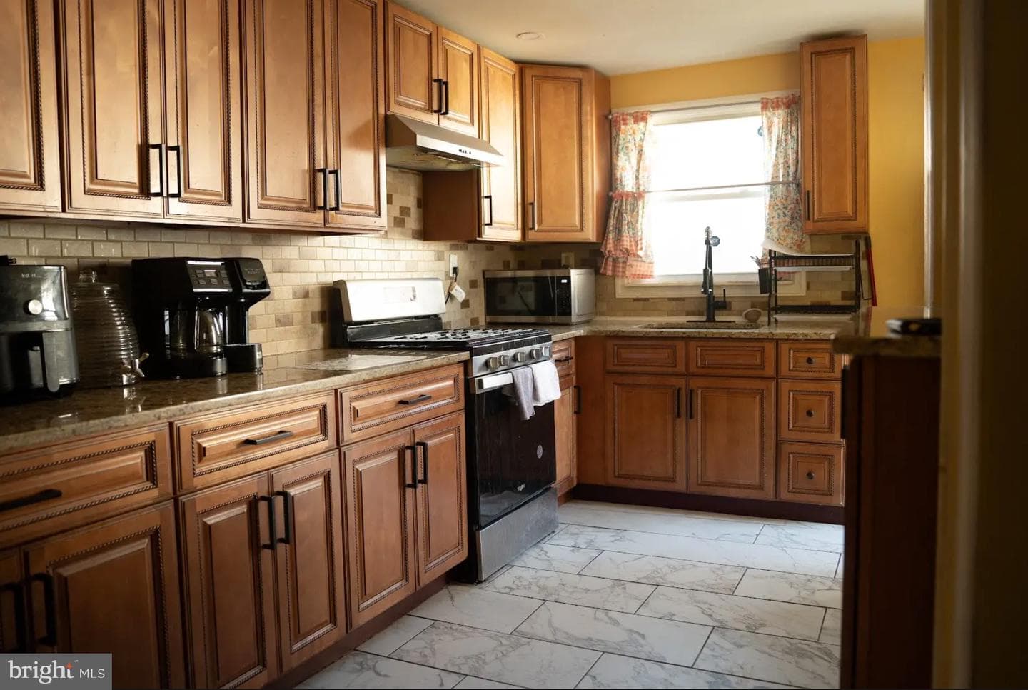 725 Yeadon Avenue photo 3