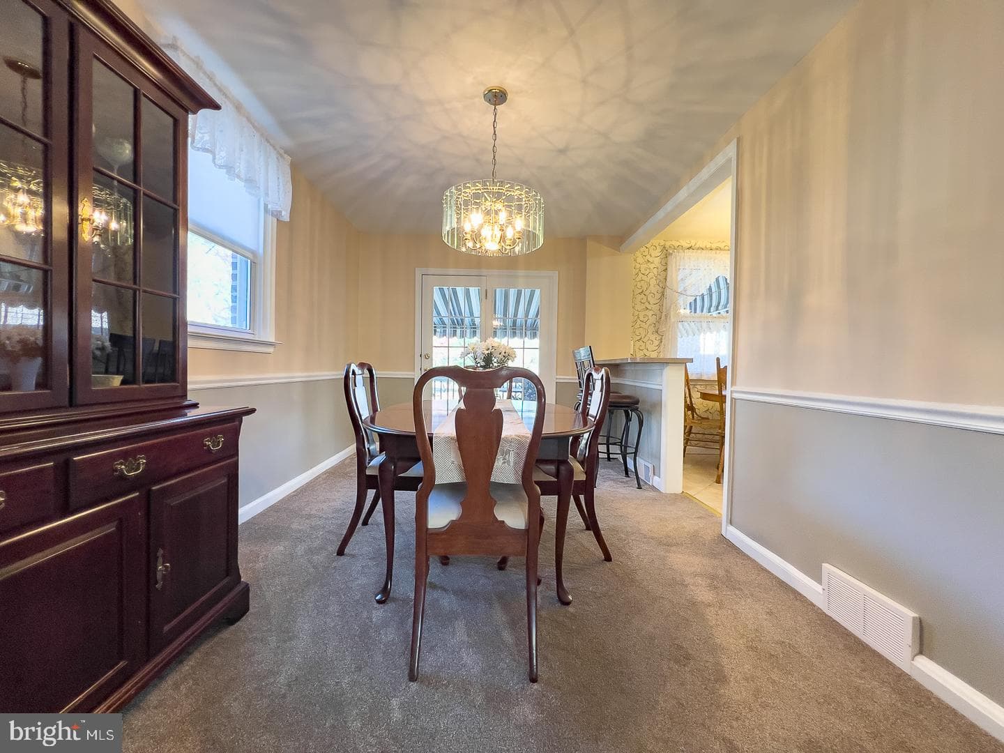 252 Blythe Avenue photo 4