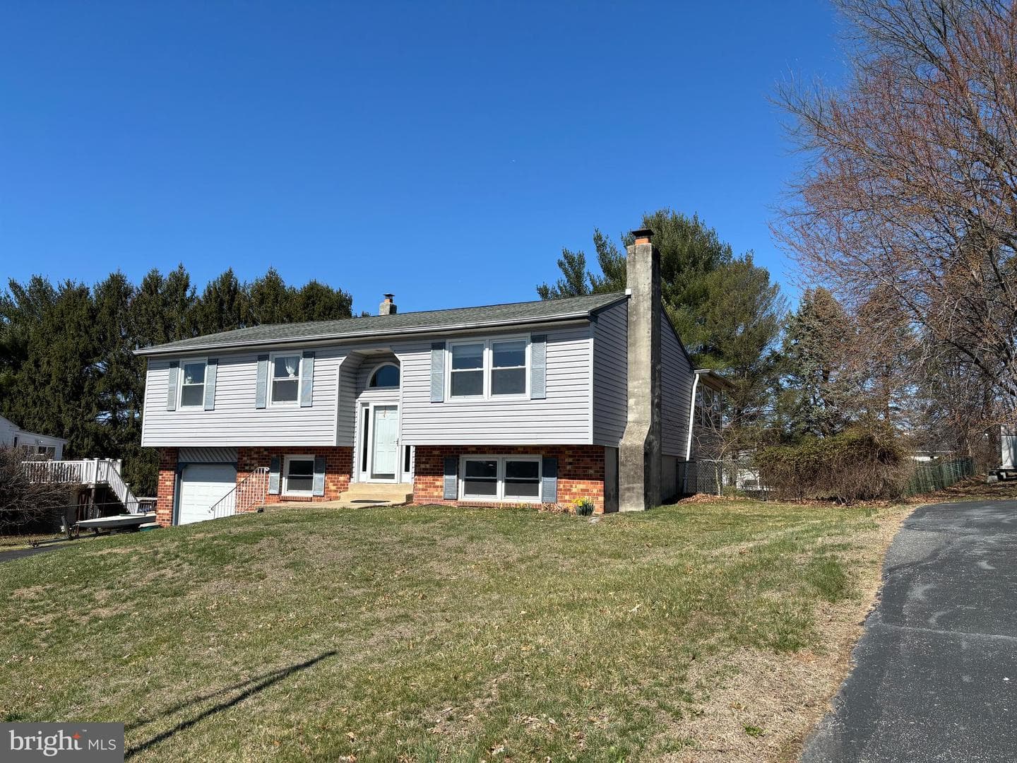608 Haudie Ann Road photo 2