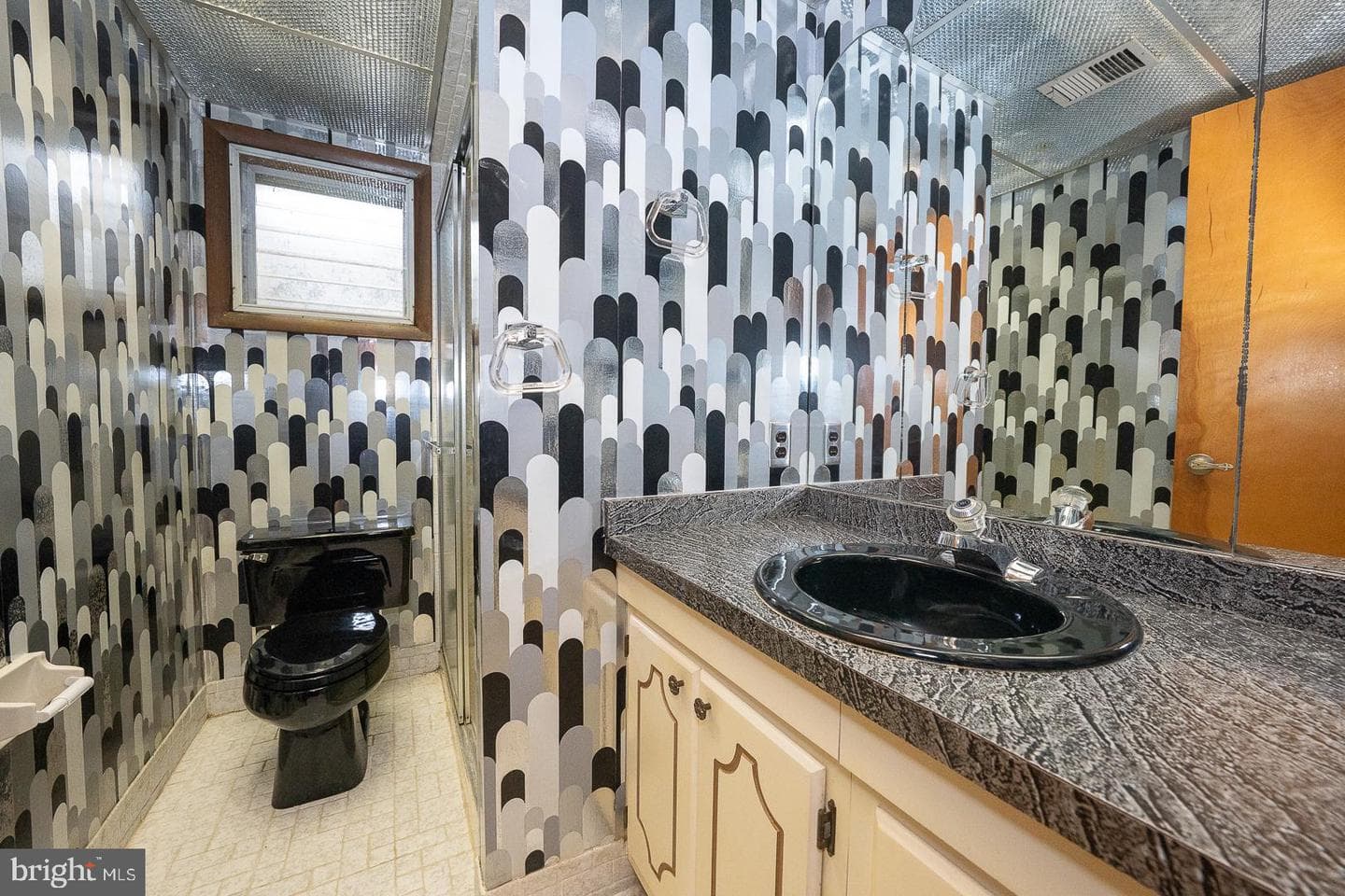 819 Rose Avenue photo 36