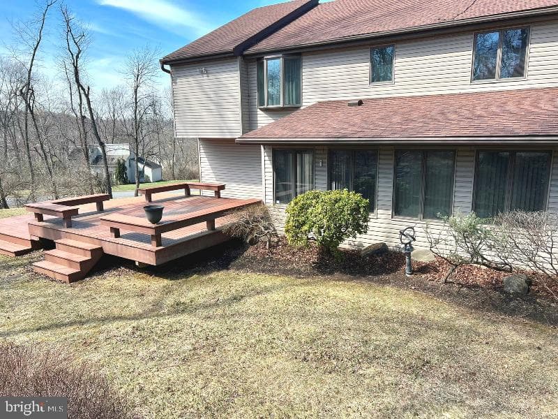 6 Stephen Drive photo 32